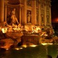 700 000 евро каждый год туристы дарят фонтану Треви 